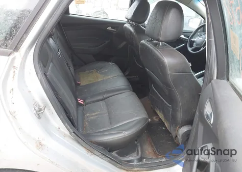 2013 Ford Focus Se z USA, uszkodzony, nr VIN 1FADP3F23DL272026